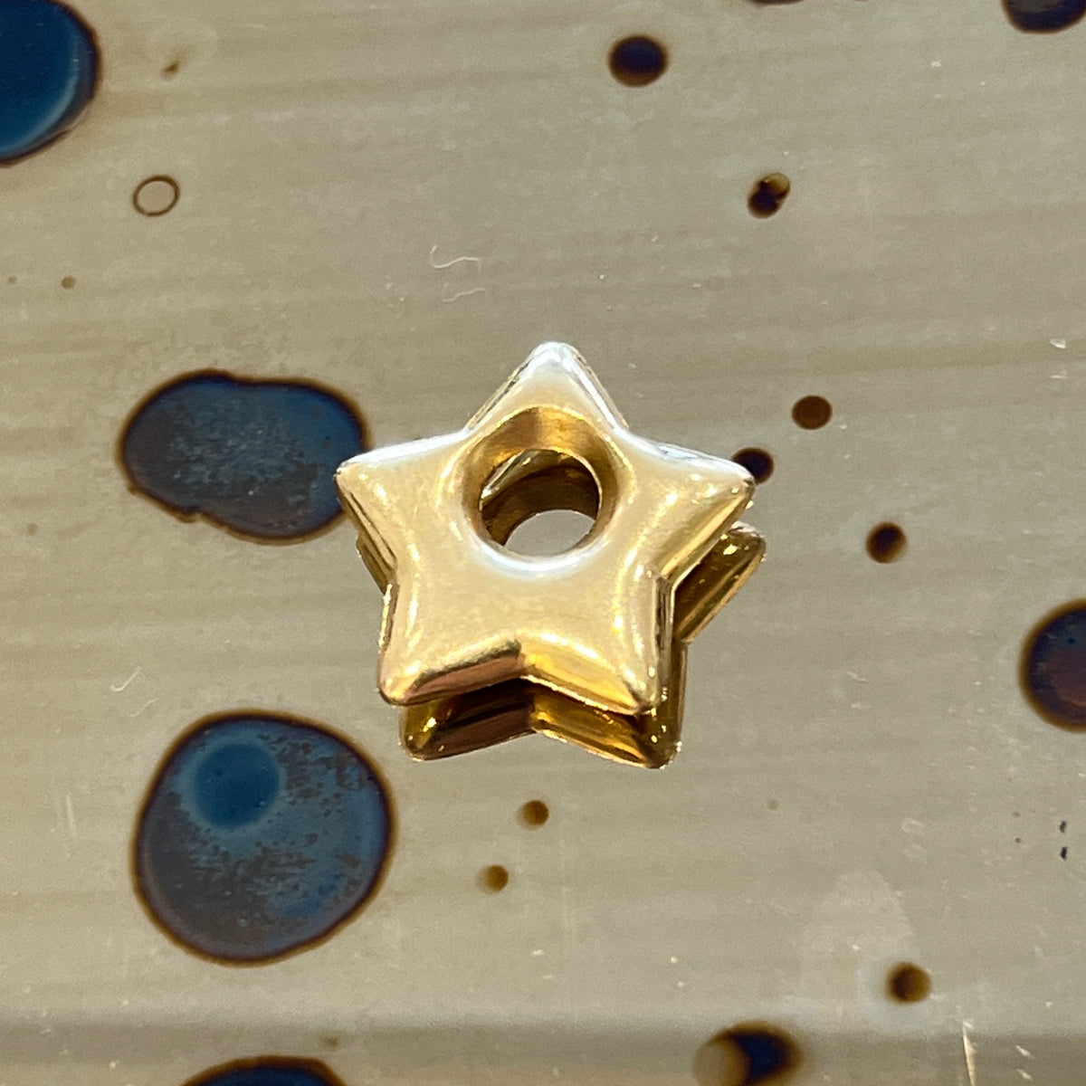 Estate 14k Yellow Gold Puffy Star Charm