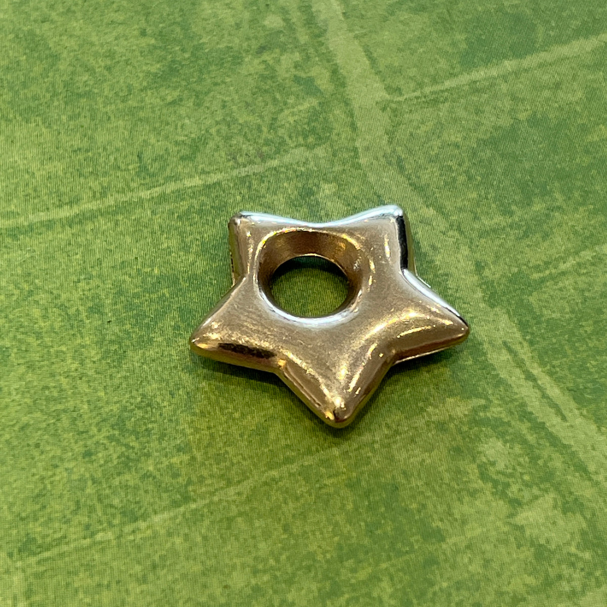 Estate 14k Yellow Gold Puffy Star Charm