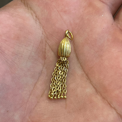 Vintage 18k Yellow Gold Tassel Pendant