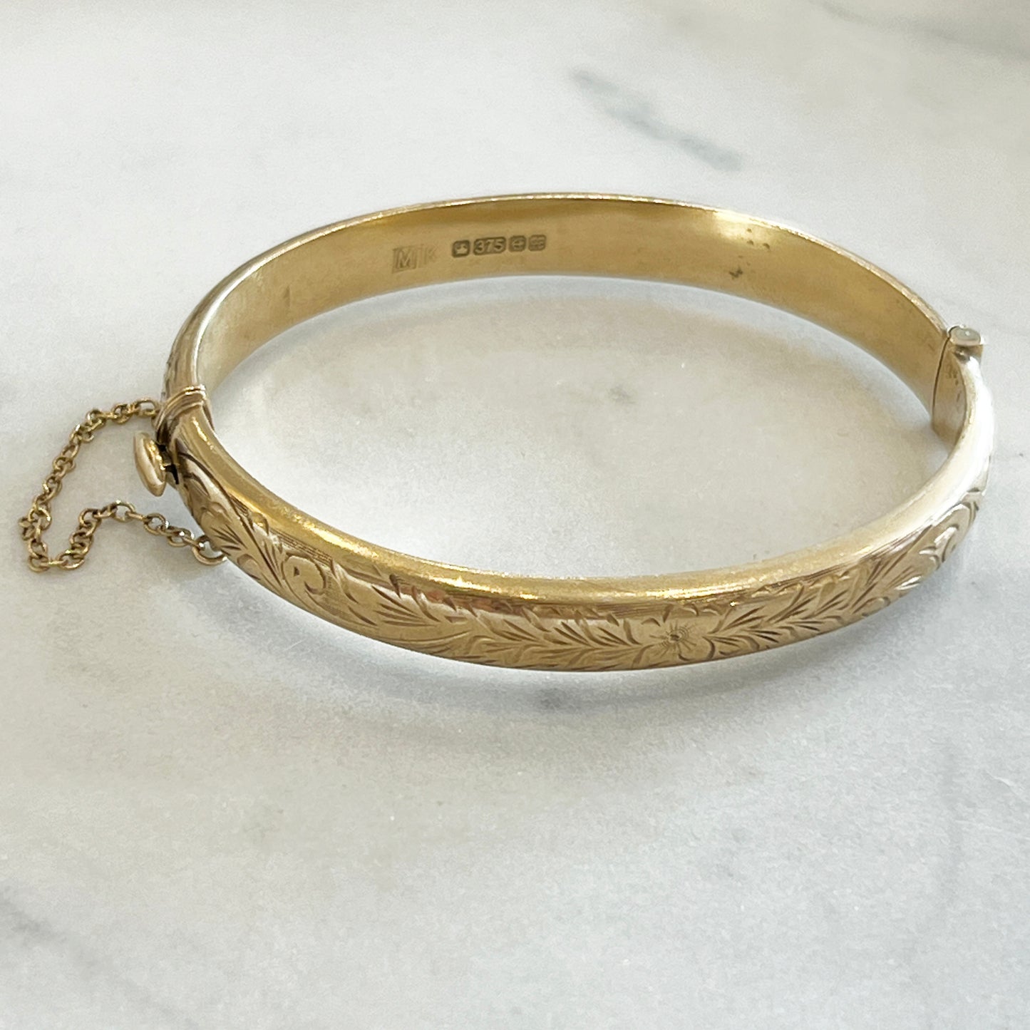 Vintage 9ct Yellow Gold Fully Engraved Bangle - 7.5"