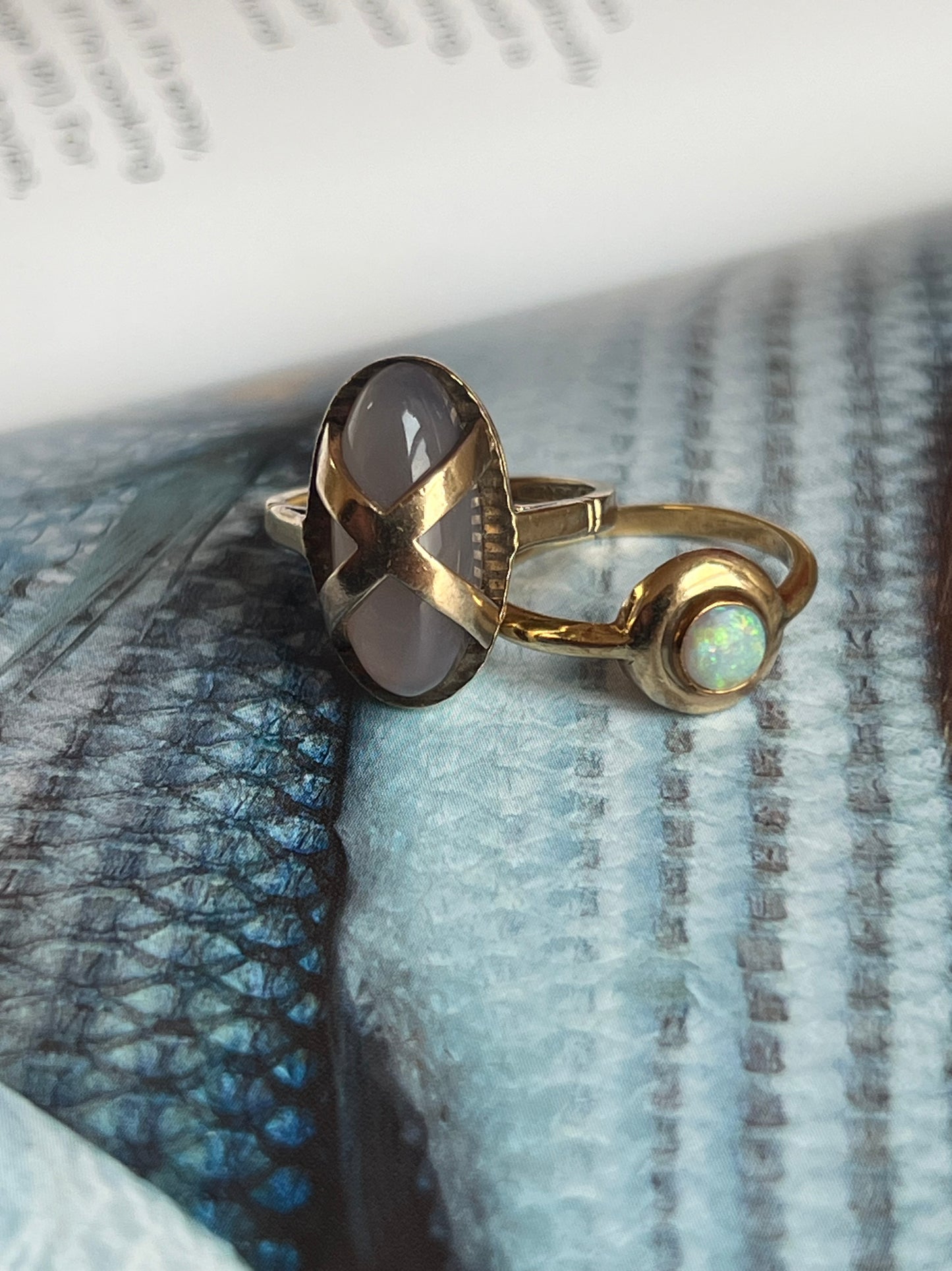 Vintage Opal + 18ct. Yellow Gold UFO Ring - Sz. 6.5