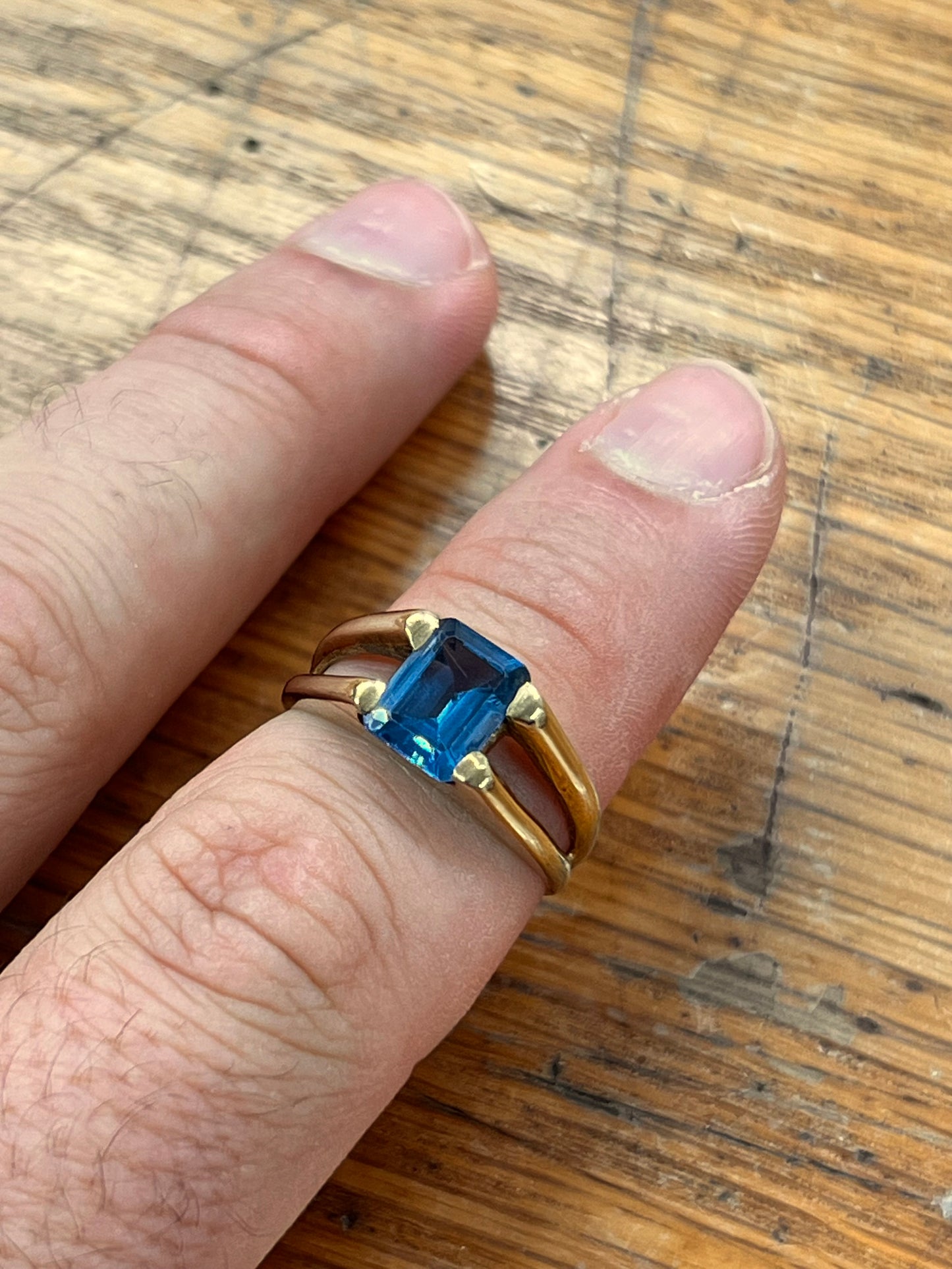 Vintage Blue Topaz + 9ct Yellow Gold Modern Ring - Sz. 9.5
