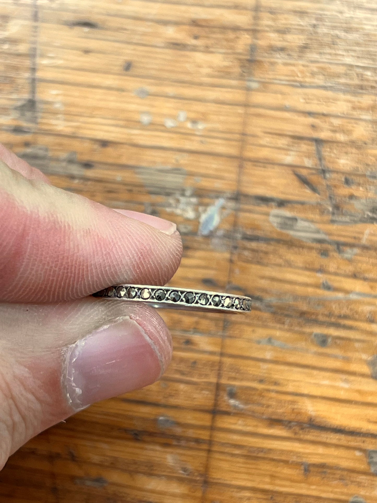 Estate Hematite + Sterling Silver Engraved Eternity Band Ring - Sz. 6.25