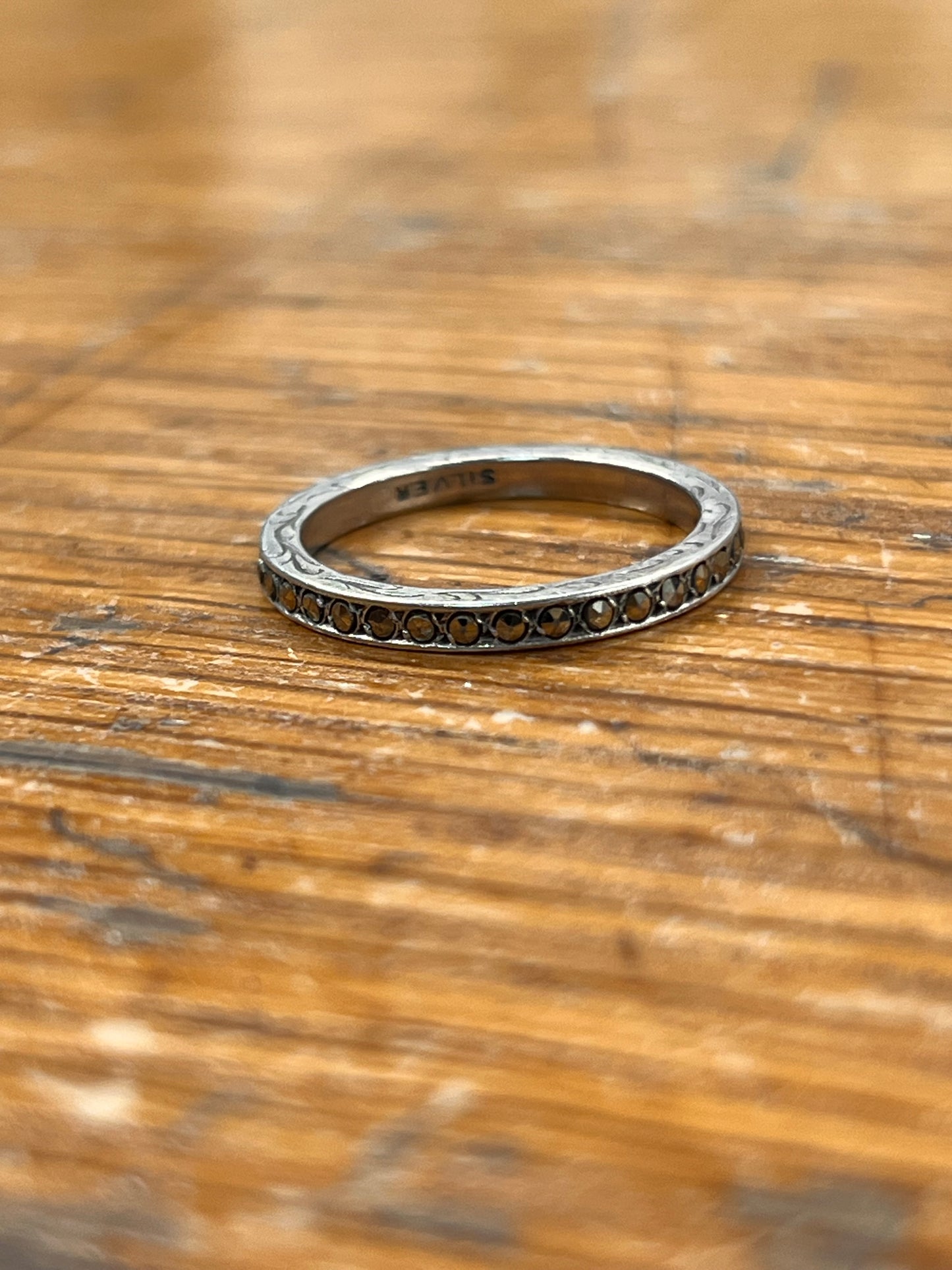 Estate Hematite + Sterling Silver Engraved Eternity Band Ring - Sz. 6.25