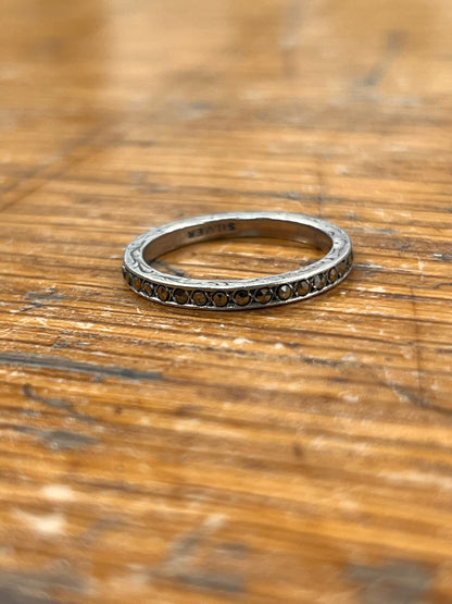 Estate Hematite + Sterling Silver Engraved Eternity Band Ring - Sz. 6.25