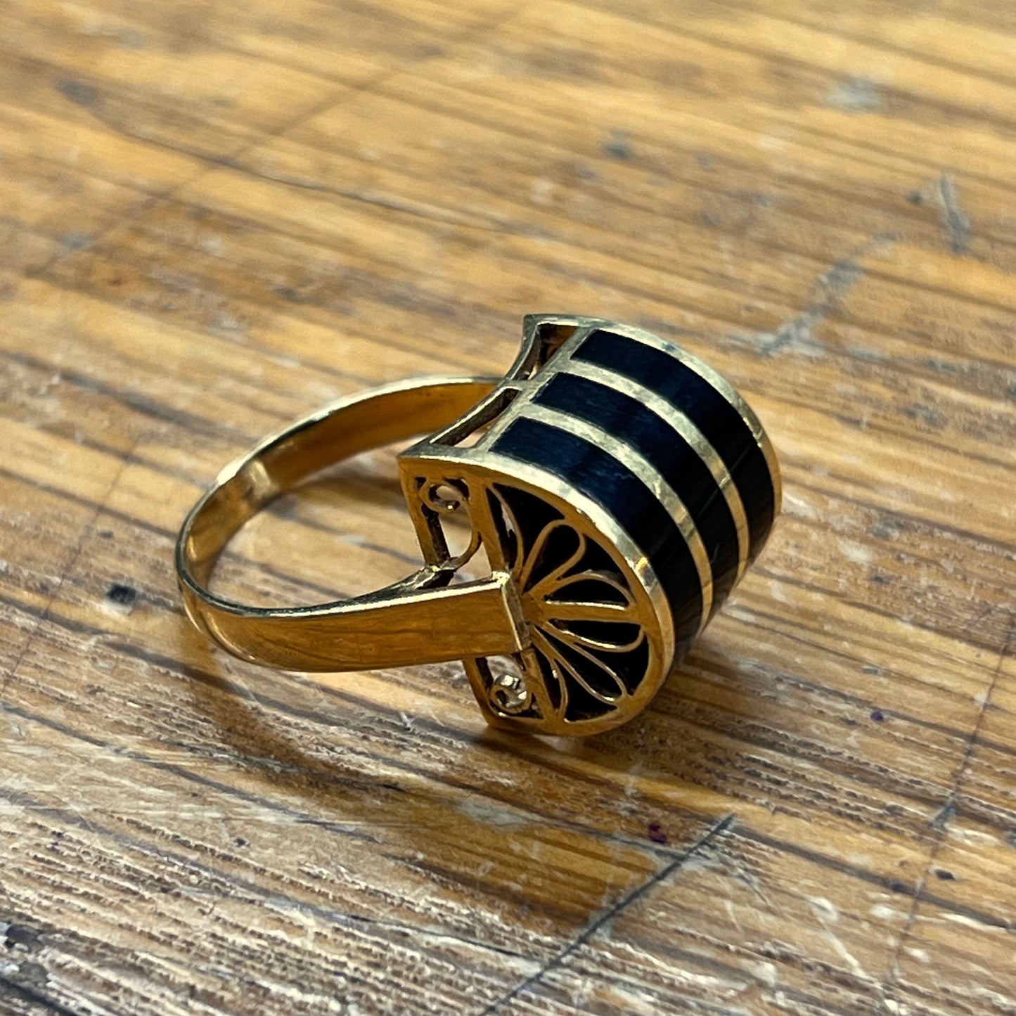 Vintage Black Onyx + 18ct Yellow Gold Striped Dome Ring - Sz. 5.5