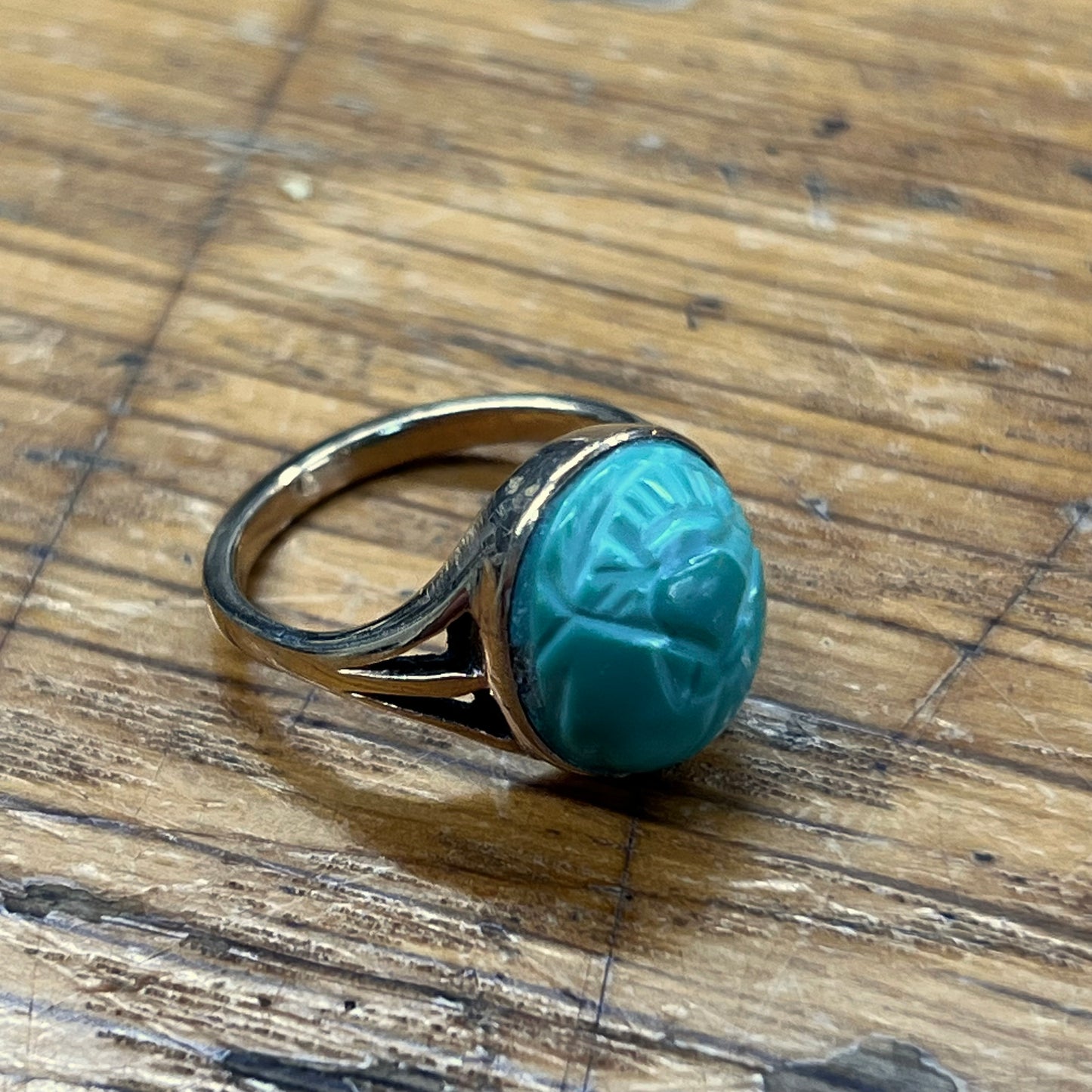 Vintage Green Steatite + 9ct Yellow Gold Scarab Ring - Sz. 5