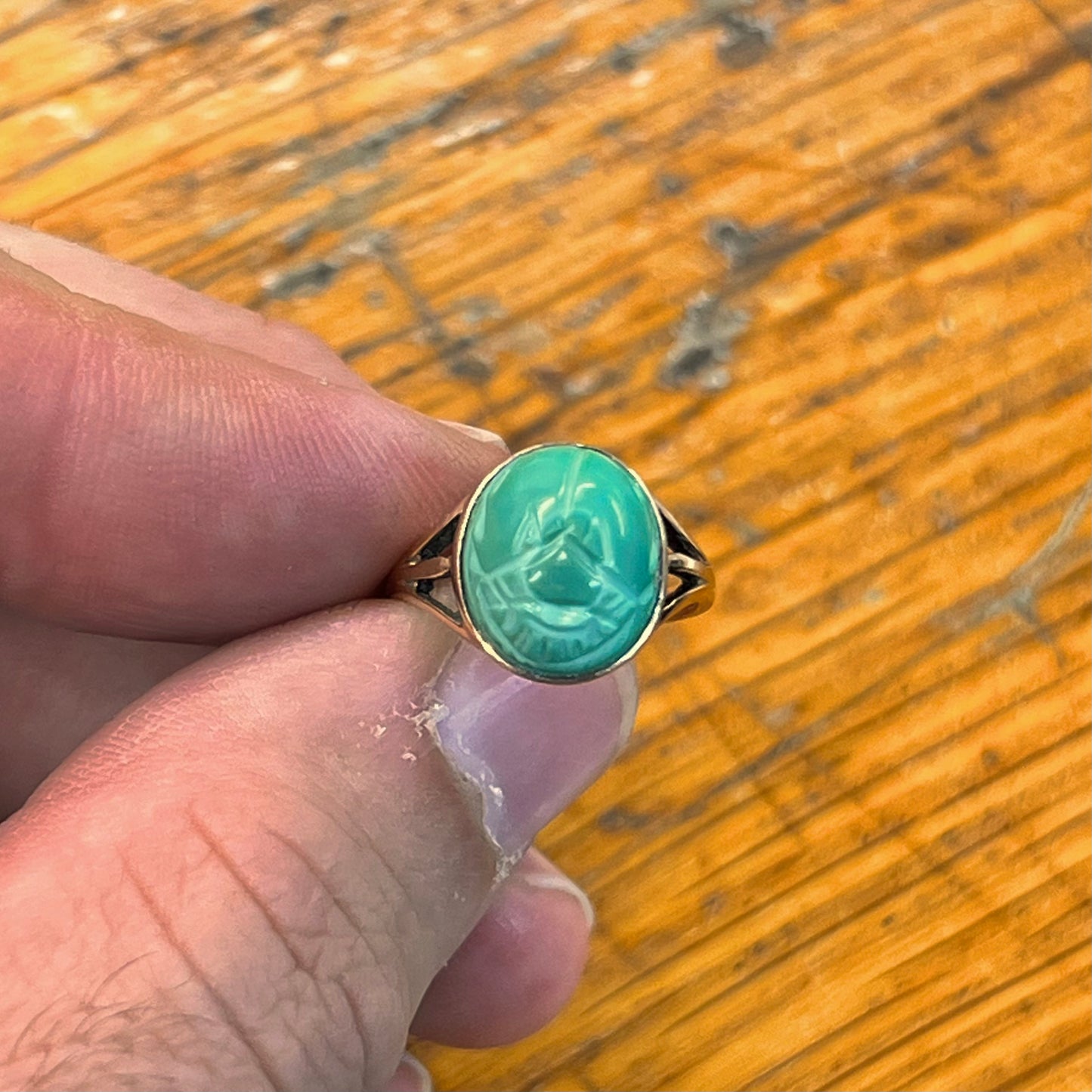 Vintage Green Steatite + 9ct Yellow Gold Scarab Ring - Sz. 5