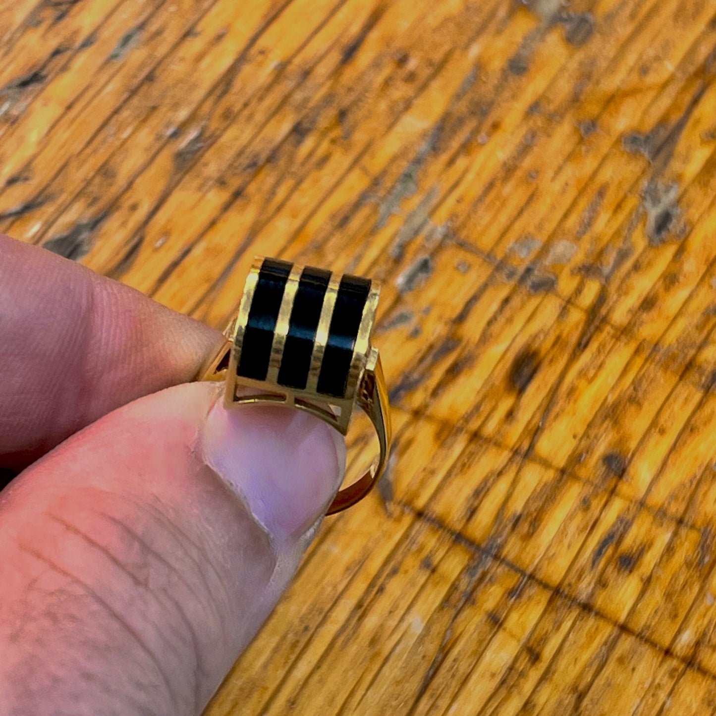 Vintage Black Onyx + 18ct Yellow Gold Striped Dome Ring - Sz. 5.5