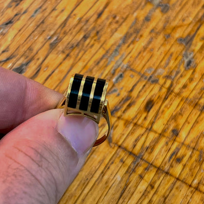 Vintage Black Onyx + 18ct Yellow Gold Striped Dome Ring - Sz. 5.5