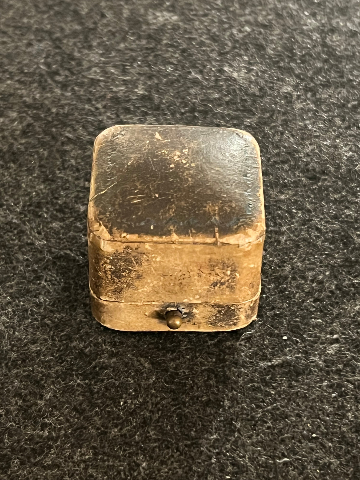 Antique Khaki Leather Ring Box