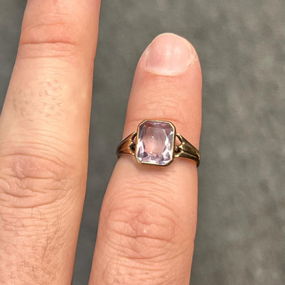 Vintage Art Deco Rose de France Amethyst + 9ct Yellow Gold Ring - Sz. 7