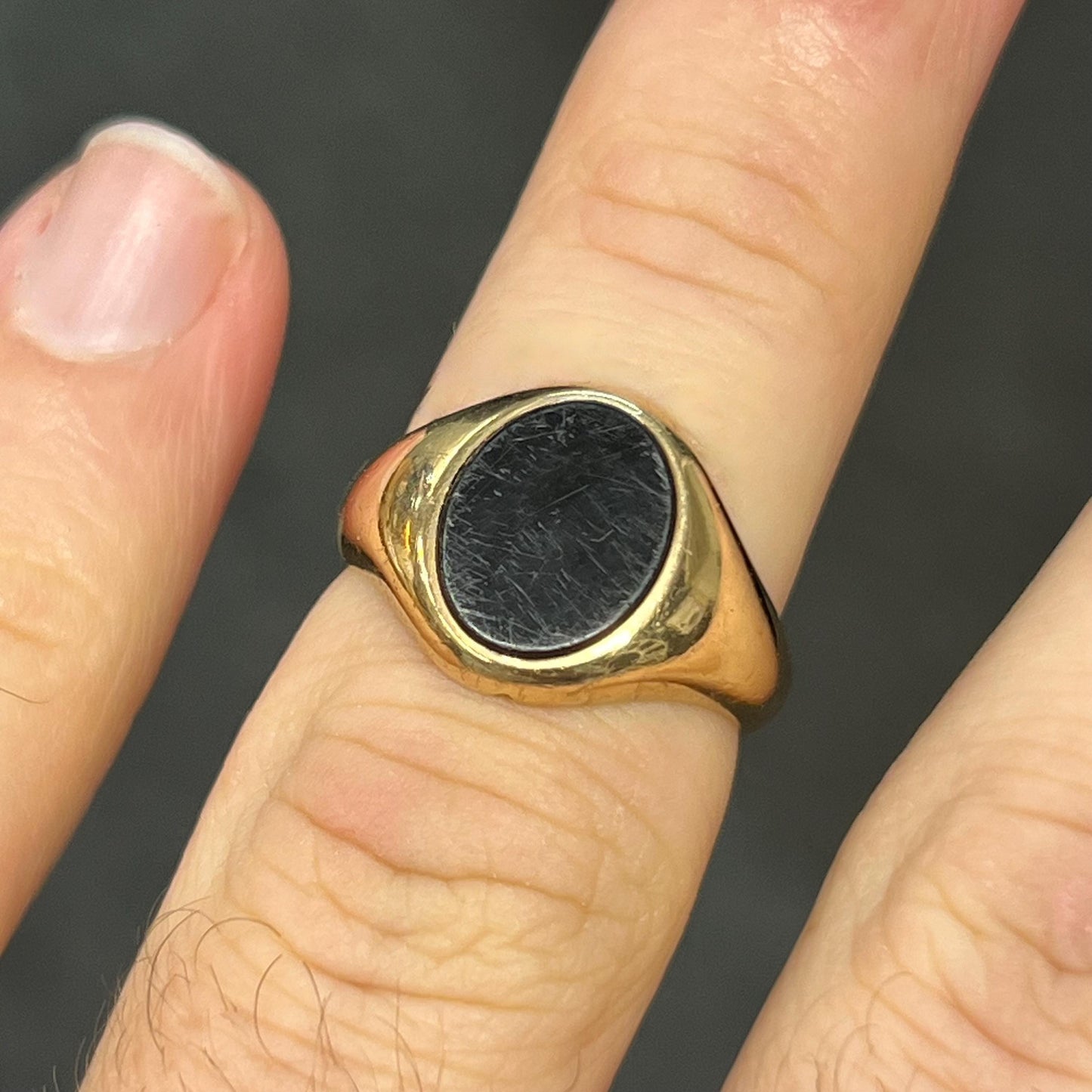 Vintage Black Onyx + 9ct Yellow Gold Smoothie Signet Ring - Sz. 7