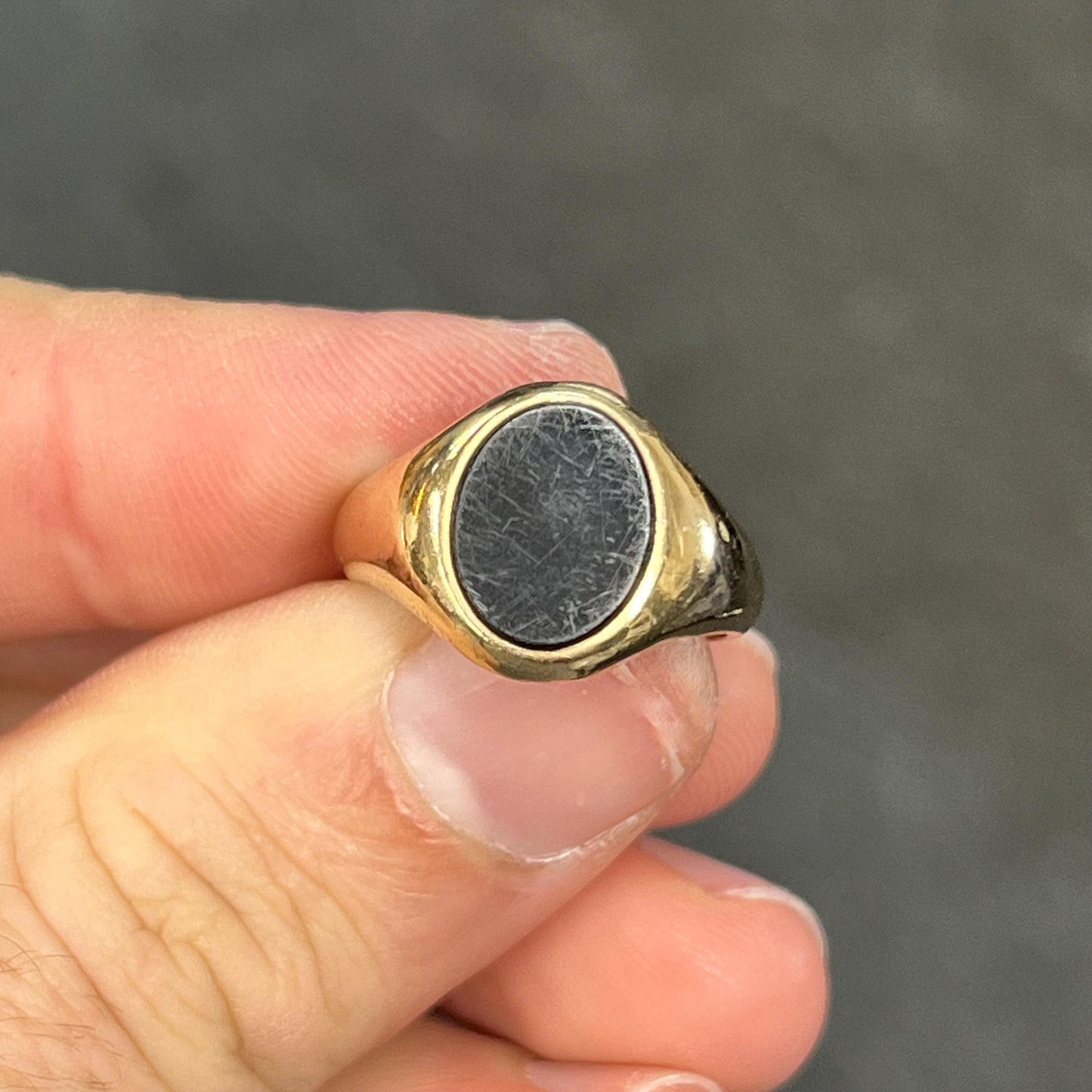Vintage Black Onyx + 9ct Yellow Gold Smoothie Signet Ring - Sz. 7
