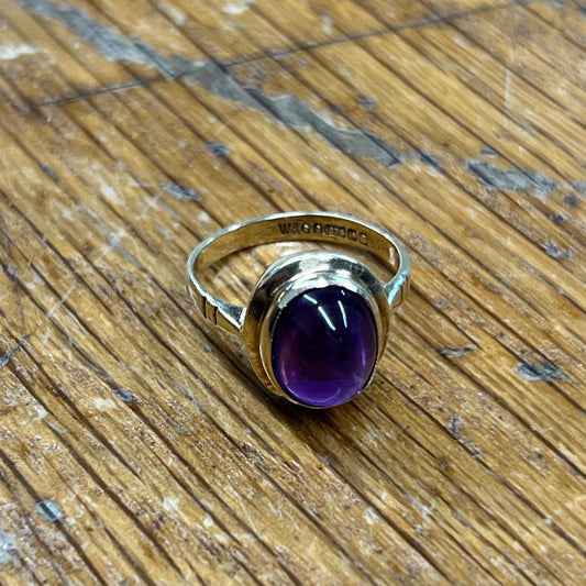 Vintage Amethyst + 9ct Yellow Gold Cabochon Ring - Sz. 4.75
