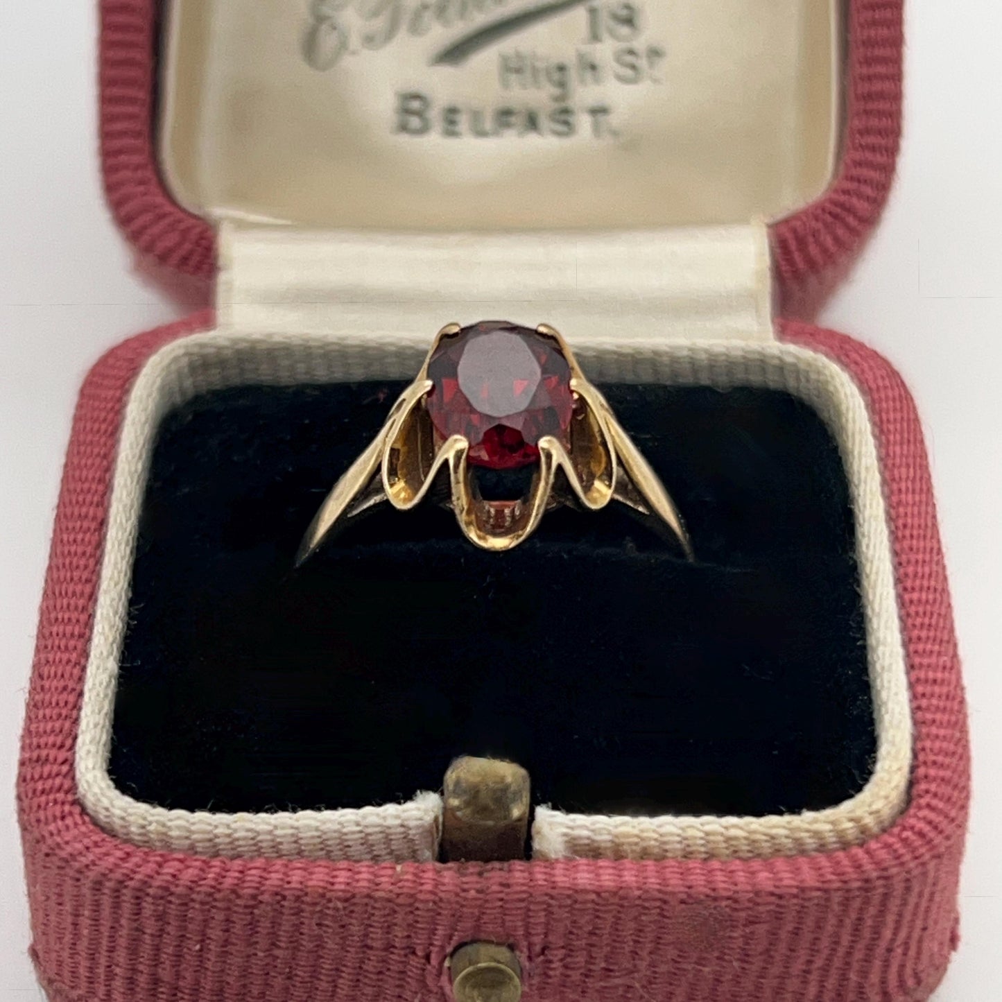 Vintage Garnet + 9ct Yellow Gold Buttercup Ring - Sz. 6.25