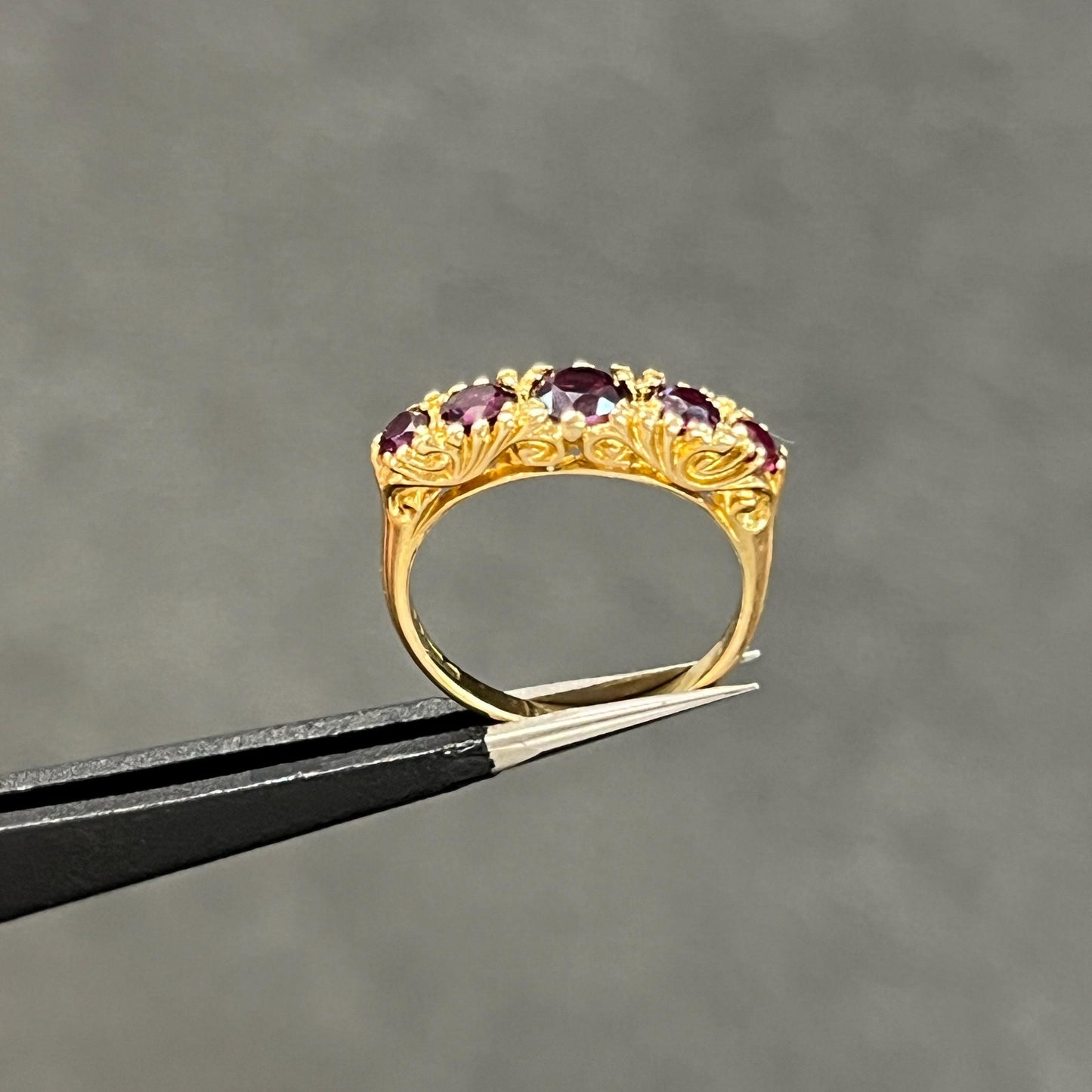 Vintage Garnet + 9ct Yellow Gold Five Stone Ring - Sz. 5.5