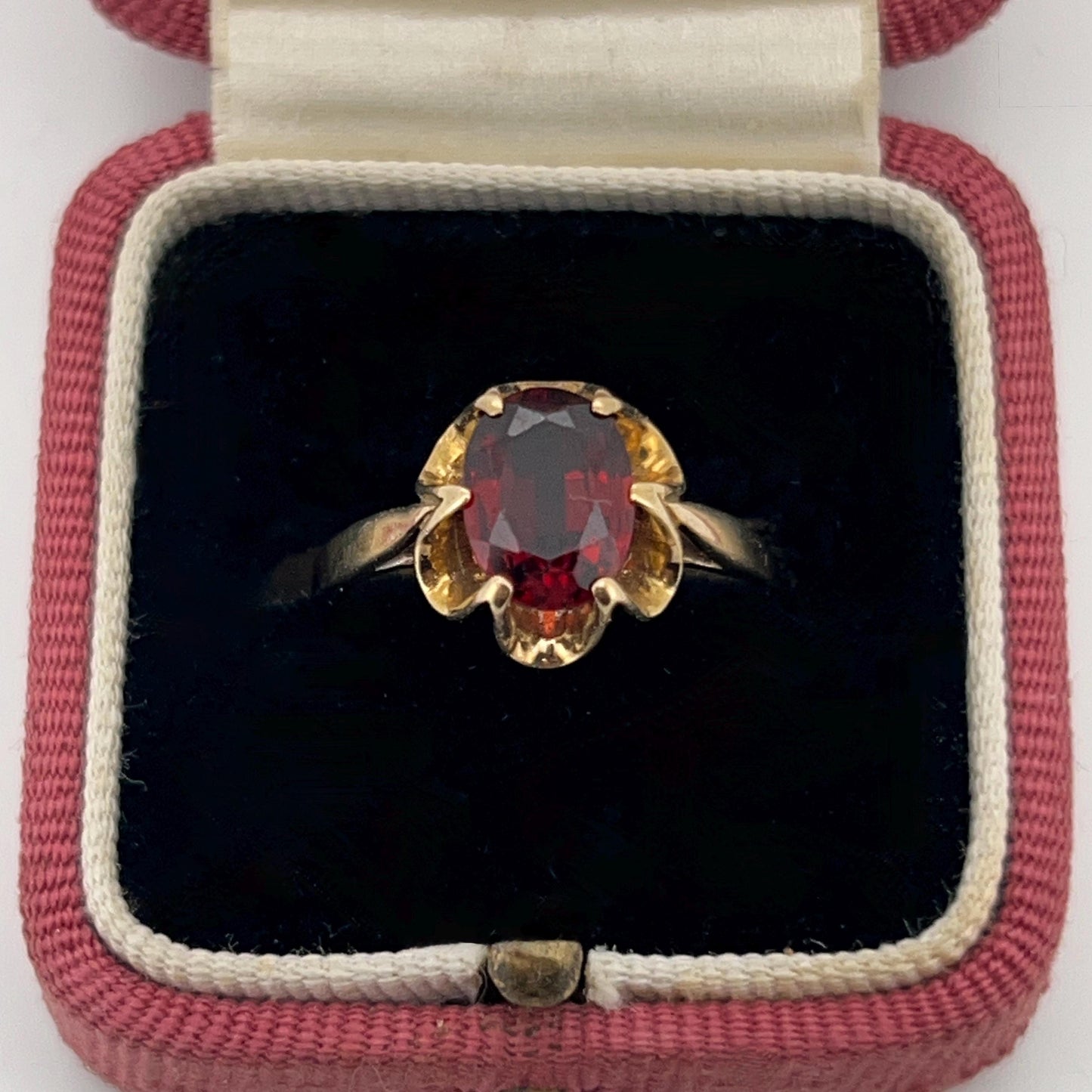 Vintage Garnet + 9ct Yellow Gold Buttercup Ring - Sz. 6.25