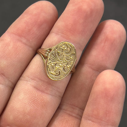 Vintage 9ct Yellow Gold Engraved Locket Ring - Sz. 8.75