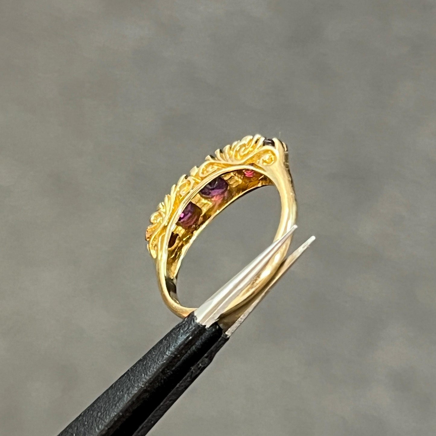 Vintage Garnet + 9ct Yellow Gold Five Stone Ring - Sz. 5.5