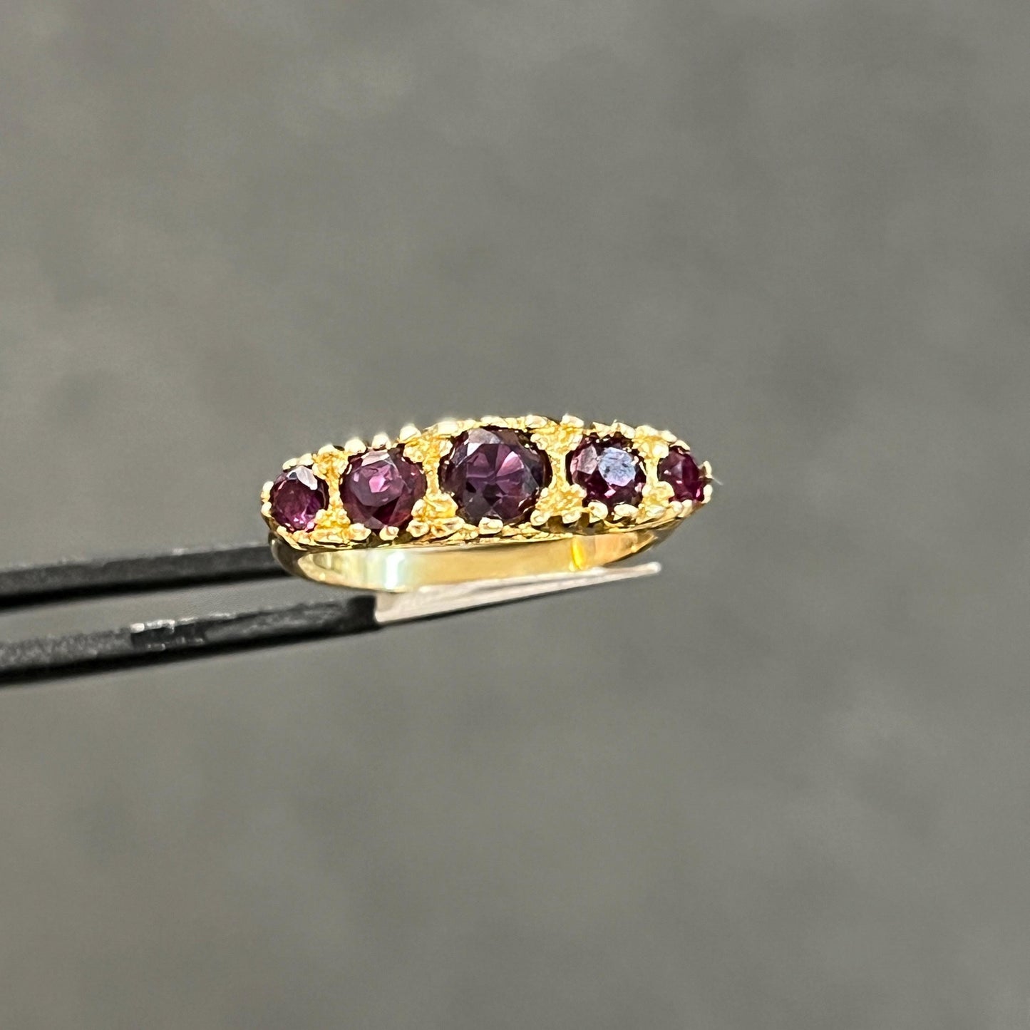 Vintage Garnet + 9ct Yellow Gold Five Stone Ring - Sz. 5.5