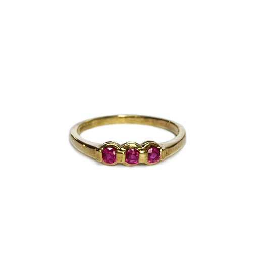 Vintage 9k Gold Mid-Century 3 Ruby Ring - Size 7.5