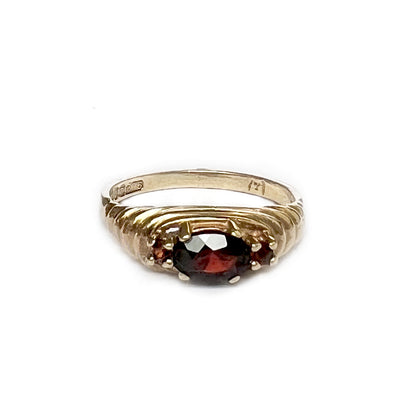Vintage 9k Yellow Gold + Garnet Three Stone Tiered Ring - Size 6.75