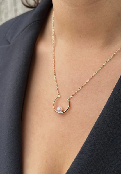 Luna Large 2tone Pearl Crescent Pendant