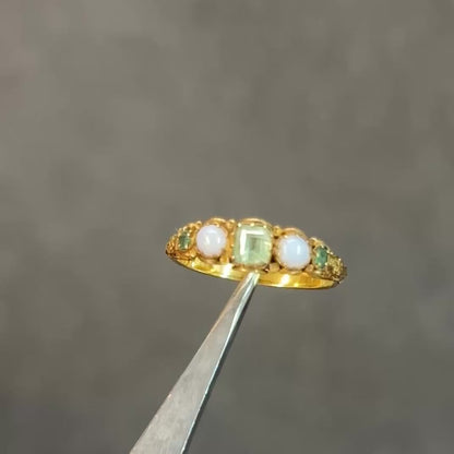Antique Victorian Green Chrysoprase + Opal + 18ct Yellow Gold Ring - Sz. 6.75