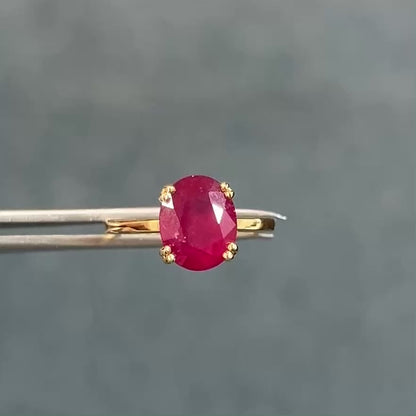 Estate Ruby + 9k Yellow Gold Solitaire Ring - Sz 6.75