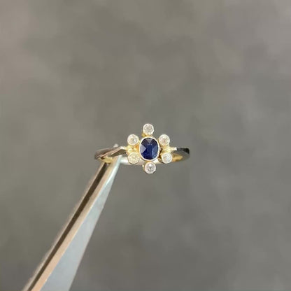 Vintage Art Deco Blue Sapphire + Diamond + 18ct White Gold Daisy Ring - Sz. 4.75