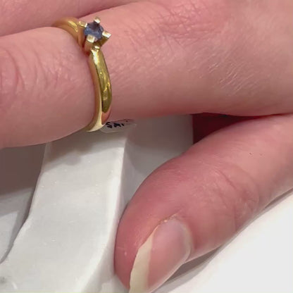 Estate Blue Sapphire + 18ct. Yellow Gold Solitaire Ring - Sz. 7