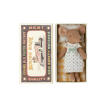 Big Sister Mouse in Matchbox - Nightgown